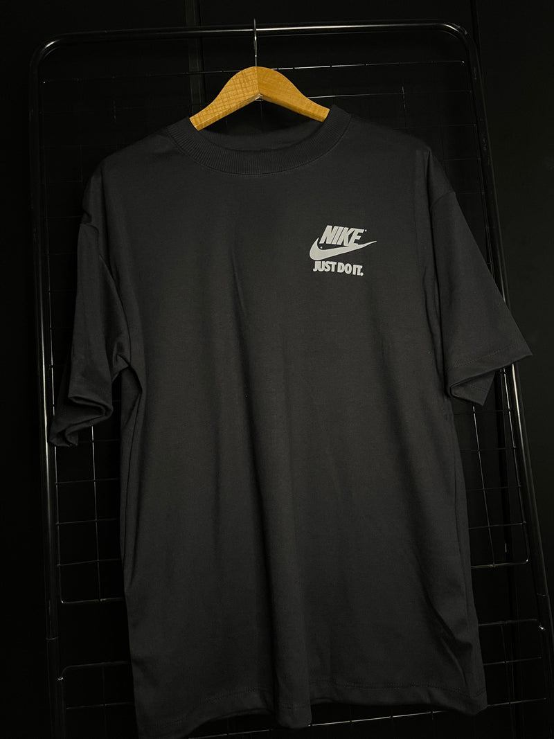 CAMISETA OVERSIZED NIKE 'JUST DO IT' - PRETO
