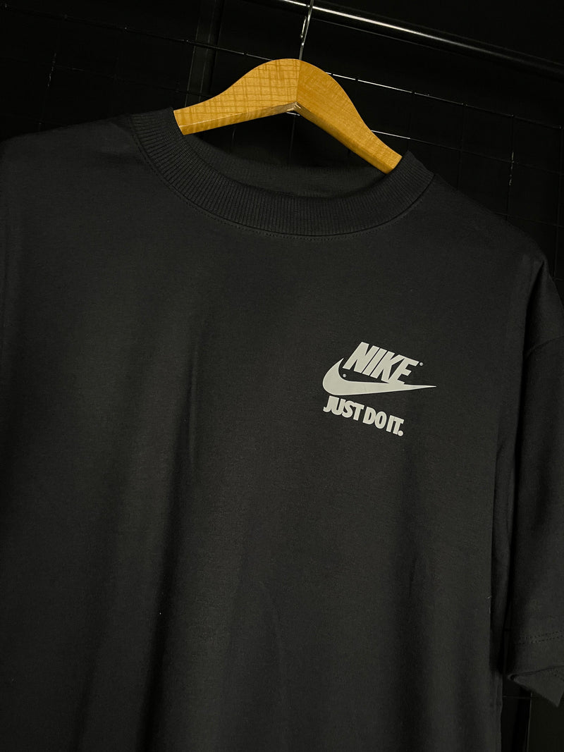 CAMISETA OVERSIZED NIKE 'JUST DO IT' - PRETO