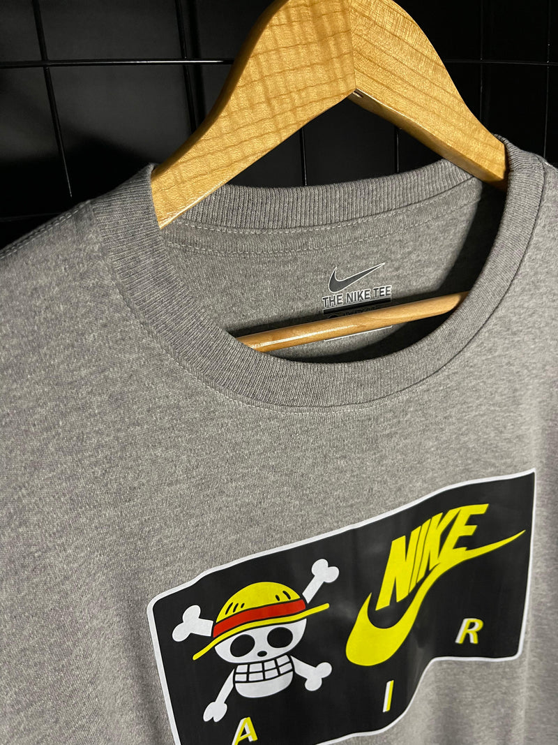 CAMISETA NIKE X ONE PIECE IMPORTADA - CINZA