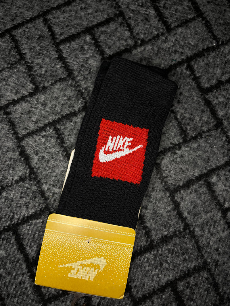 MEIAS NIKE LOGO BOX - PRETO