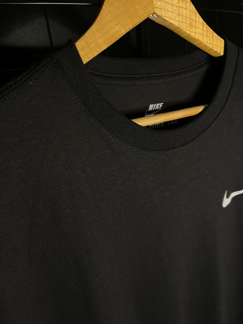 CAMISETA NIKE X 'STUSSY' ESPECIAL - PRETO