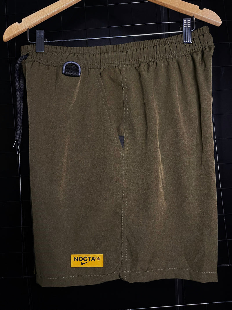 SHORTS NIKE X NOCTA - VERDE MILITAR