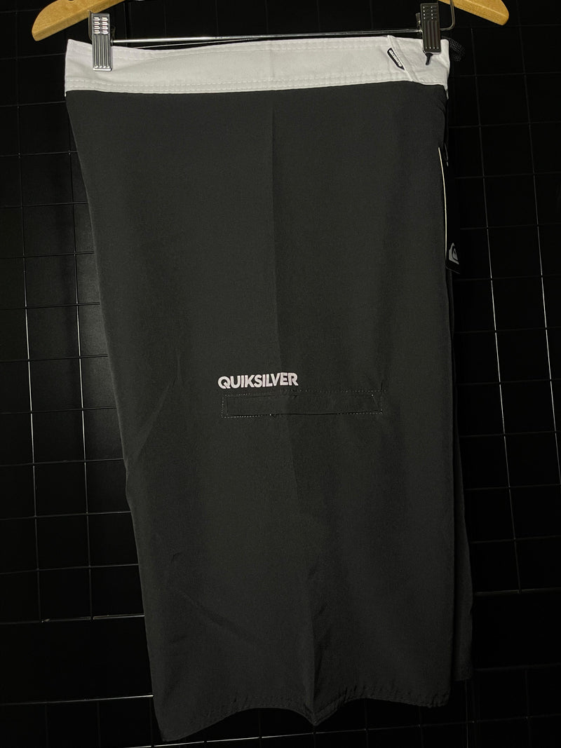 BERMUDA QUIKSILVER "ESSENTIALS" - PRETO