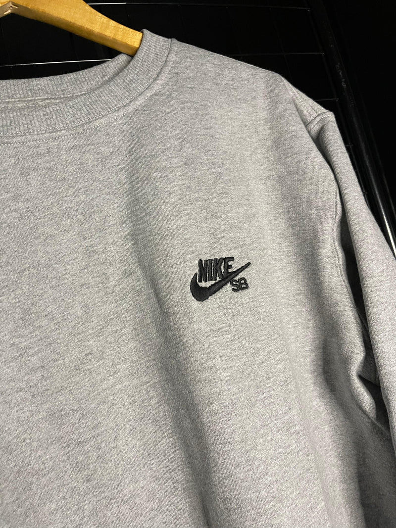 MOLETOM CARECA NIKE BORDADO - CINZA