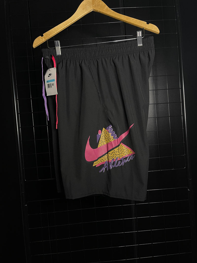 BERMUDA NIKE 'ATHLETICS' - PRETO