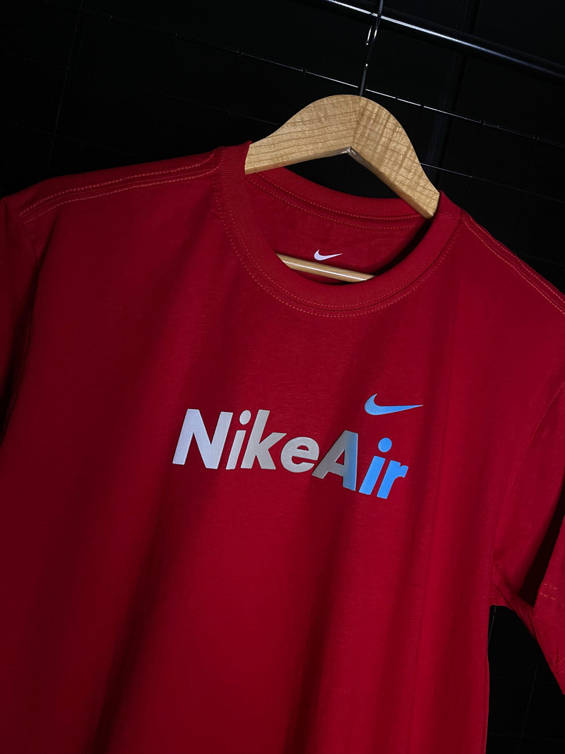 CAMISETA NIKE 'AIR' LOGO EMBORRACHADO - VERMELHO