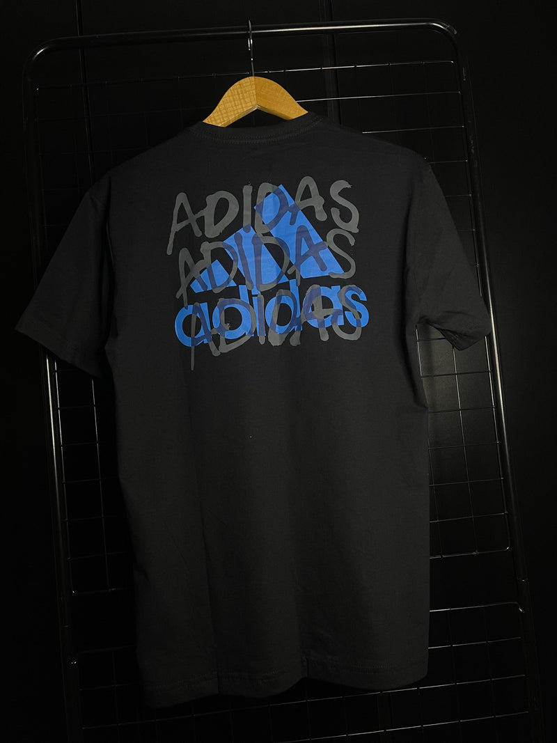 CAMISETA ADIDAS '3 WRITING' - PRETO