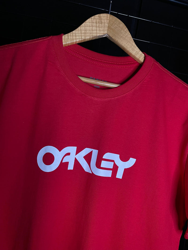 CAMISETA OAKLEY 'BASIC' - VERMELHO