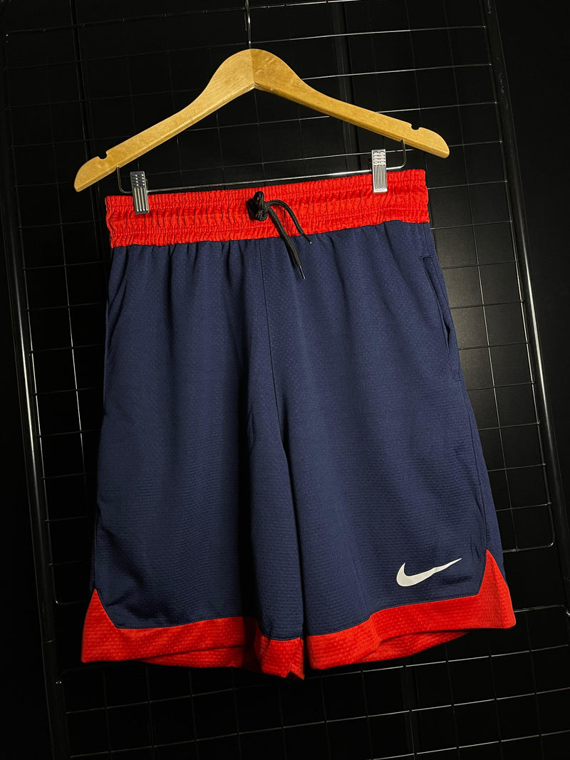 BERMUDA NIKE 'MINI SWOOSH' NBA STAR - AZUL/VERMELHO