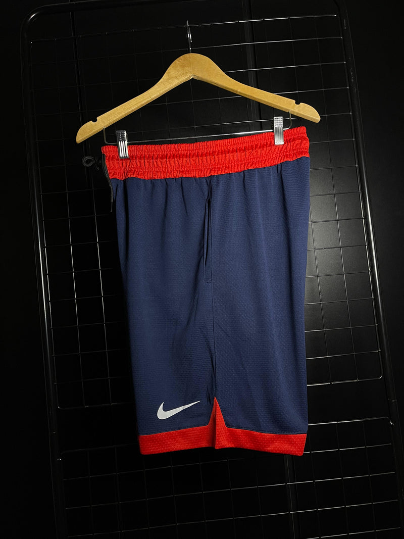 BERMUDA NIKE 'MINI SWOOSH' NBA STAR - AZUL/VERMELHO