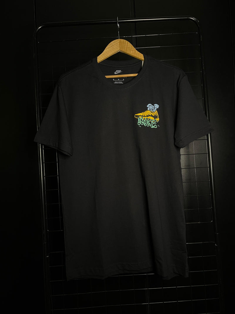 CAMISETA NIKE 'TN WORLD' - PRETO