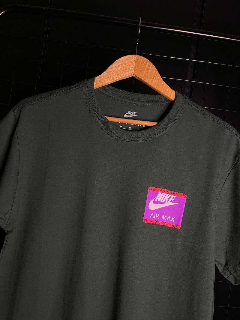 CAMISETA NIKE AIR 'TN' - VERDE-MILITAR