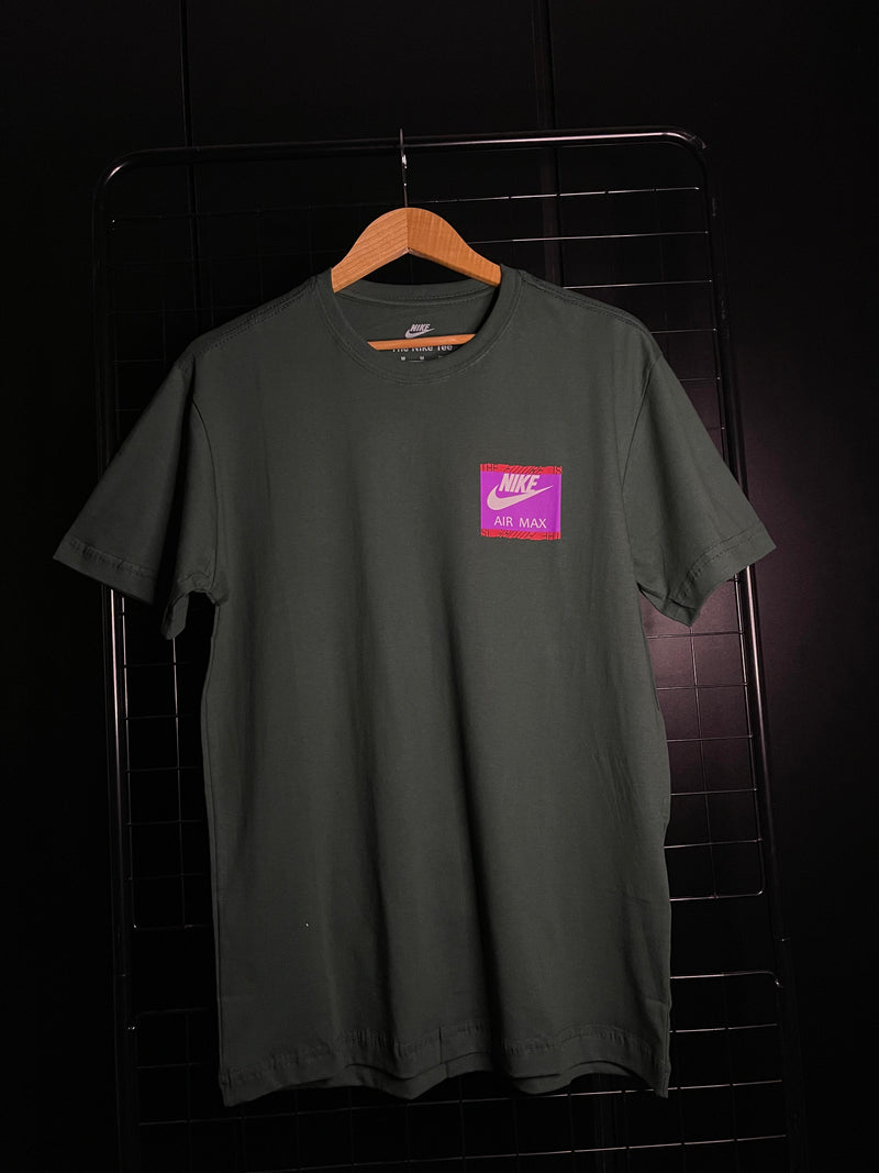 CAMISETA NIKE AIR 'TN' - VERDE-MILITAR