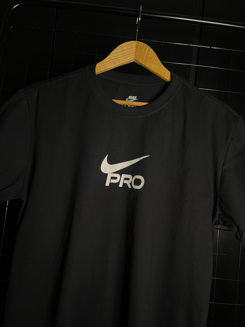 CAMISETA NIKE 'PRO' - PRETO