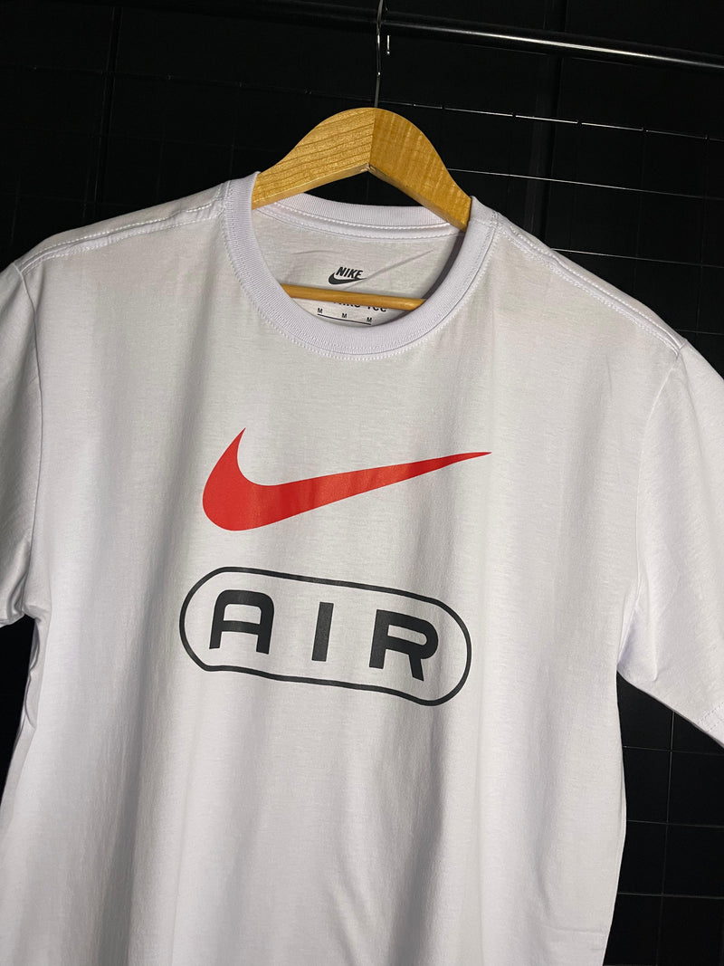 CAMISETA NIKE AIR 'ESSENTIALS' - BRANCO