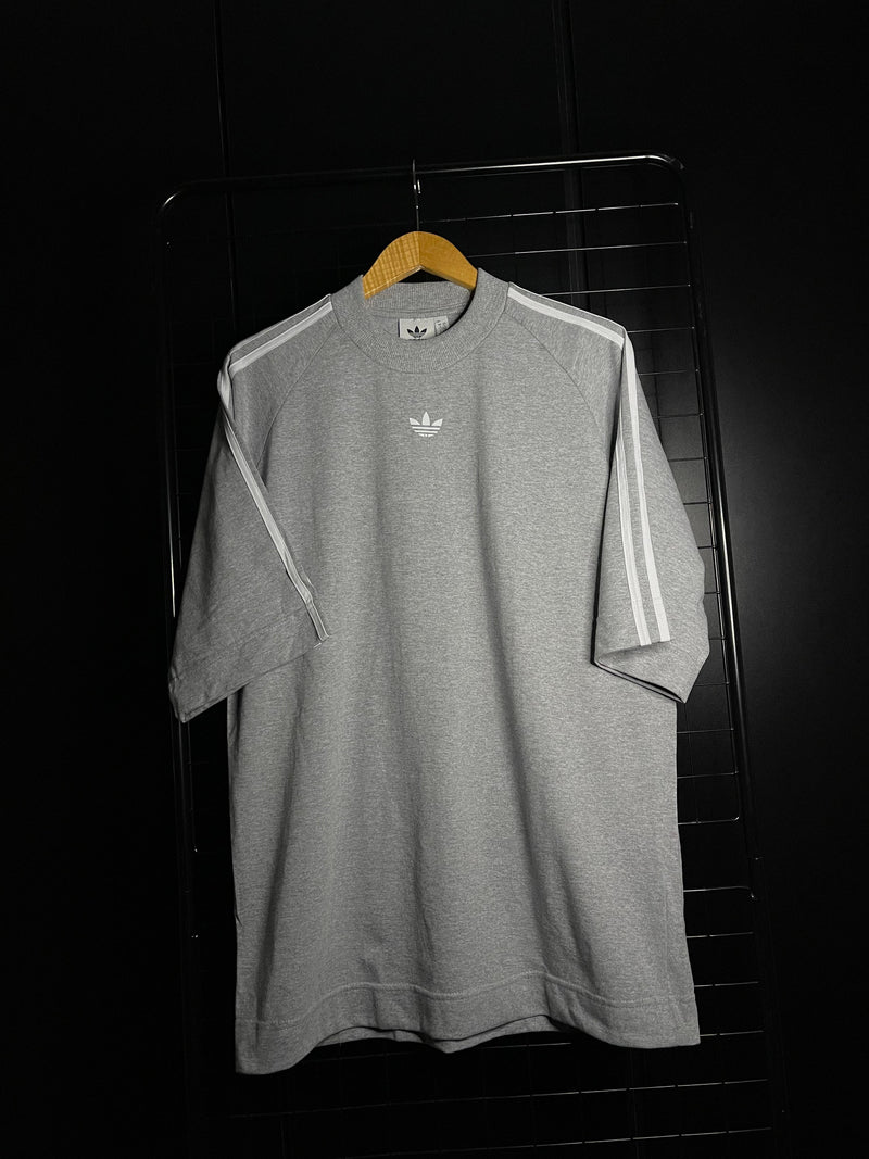 CAMISETA OVERSIZED ADIDAS - CINZA