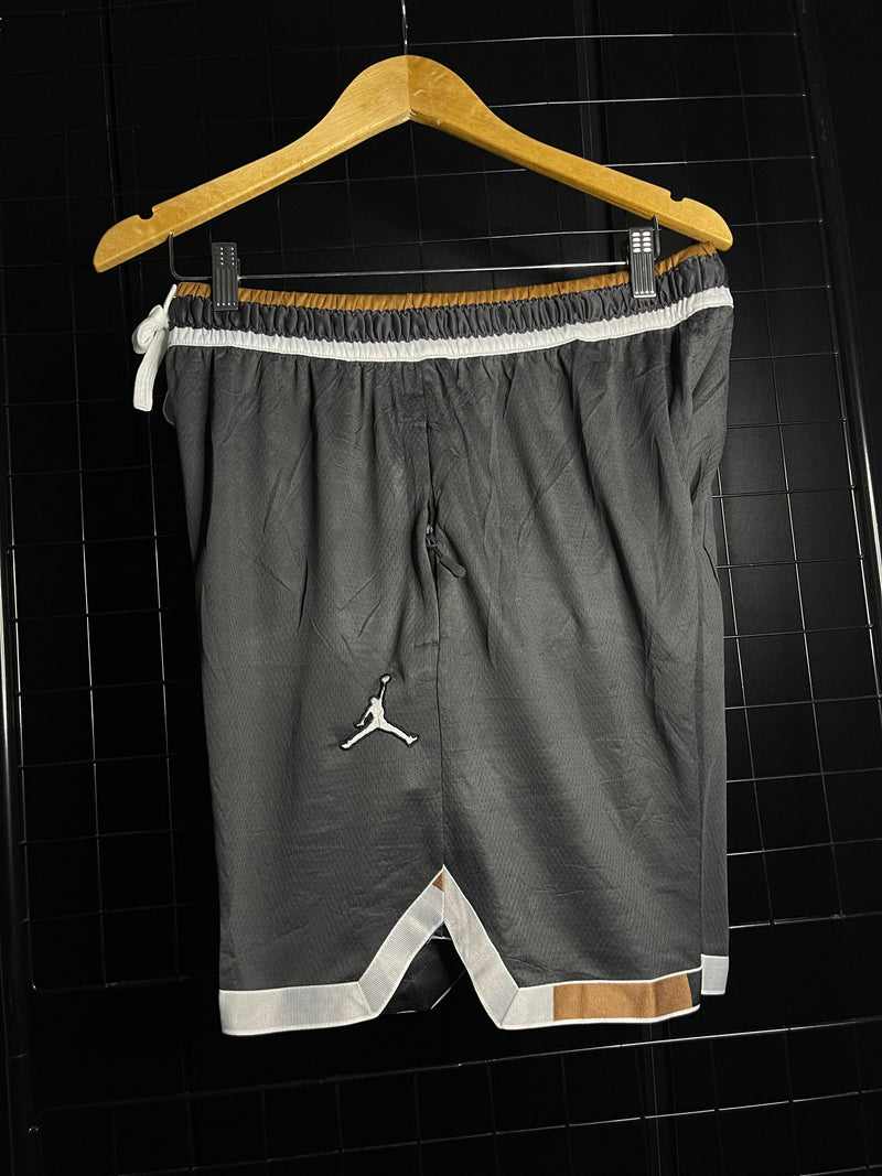 SHORTS JORDAN ESSENTIALS 'WOVEN' - PRETO