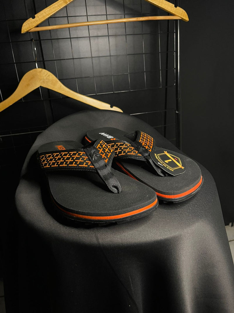 CHINELO KENNER X BAW COLAB - PRETO/LARANJA