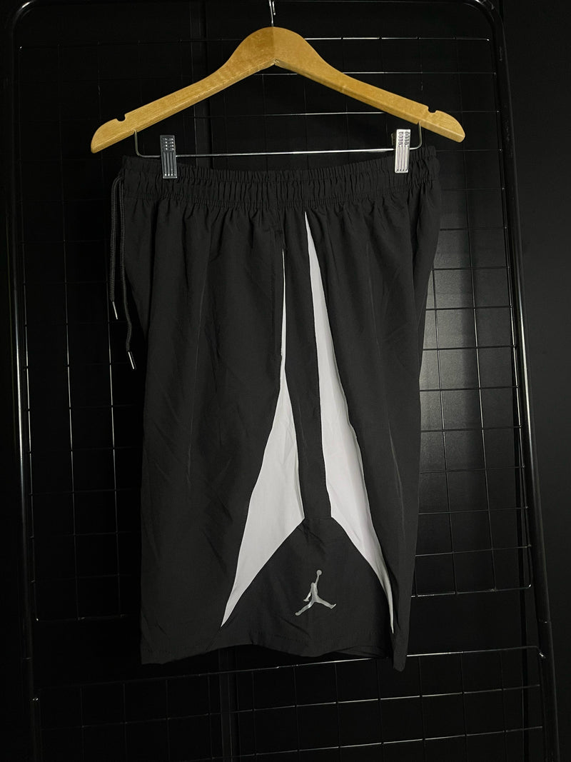 BERMUDA JORDAN RECORTE - PRETO (PLUS SIZE)