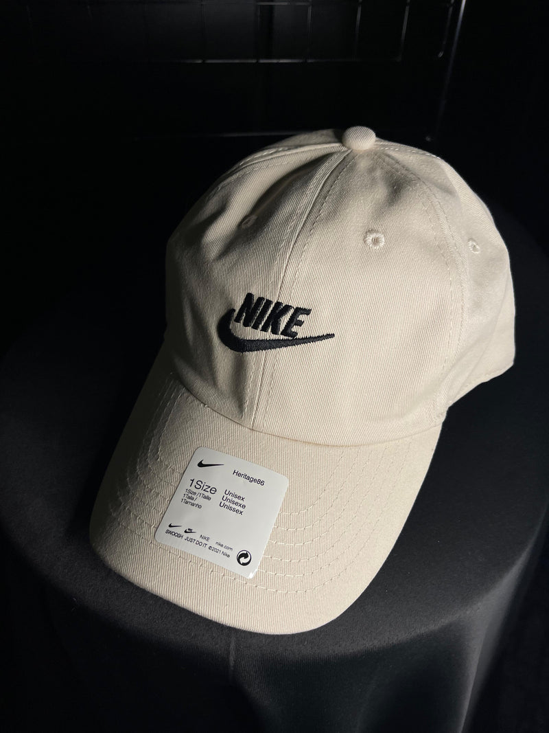 BONÉ NIKE HERITAGE 86 - OFF-WHITE