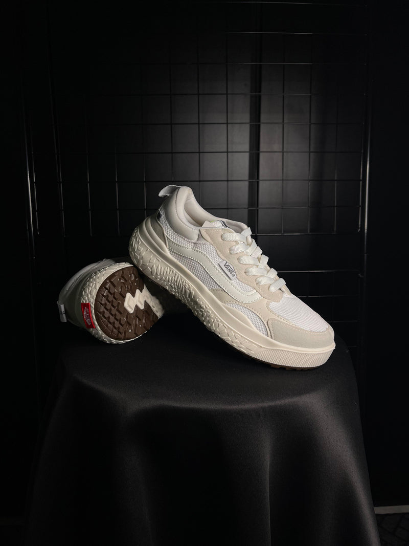 TÊNIS VANS ULTRARANGE NEO - OFF-WHITE